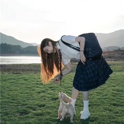 在巨人中间